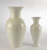 2 Vasen, KPM Berlin, Weißporzellan, Balusterformen, 24.5-33.5 cm hoch, leichte Gebrauchsspuren