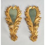 Paar Wandblaker mit Spiegeln, 18./19. Jh., Holz und Metall vergoldet, herzförmiger Spiegel eingefas