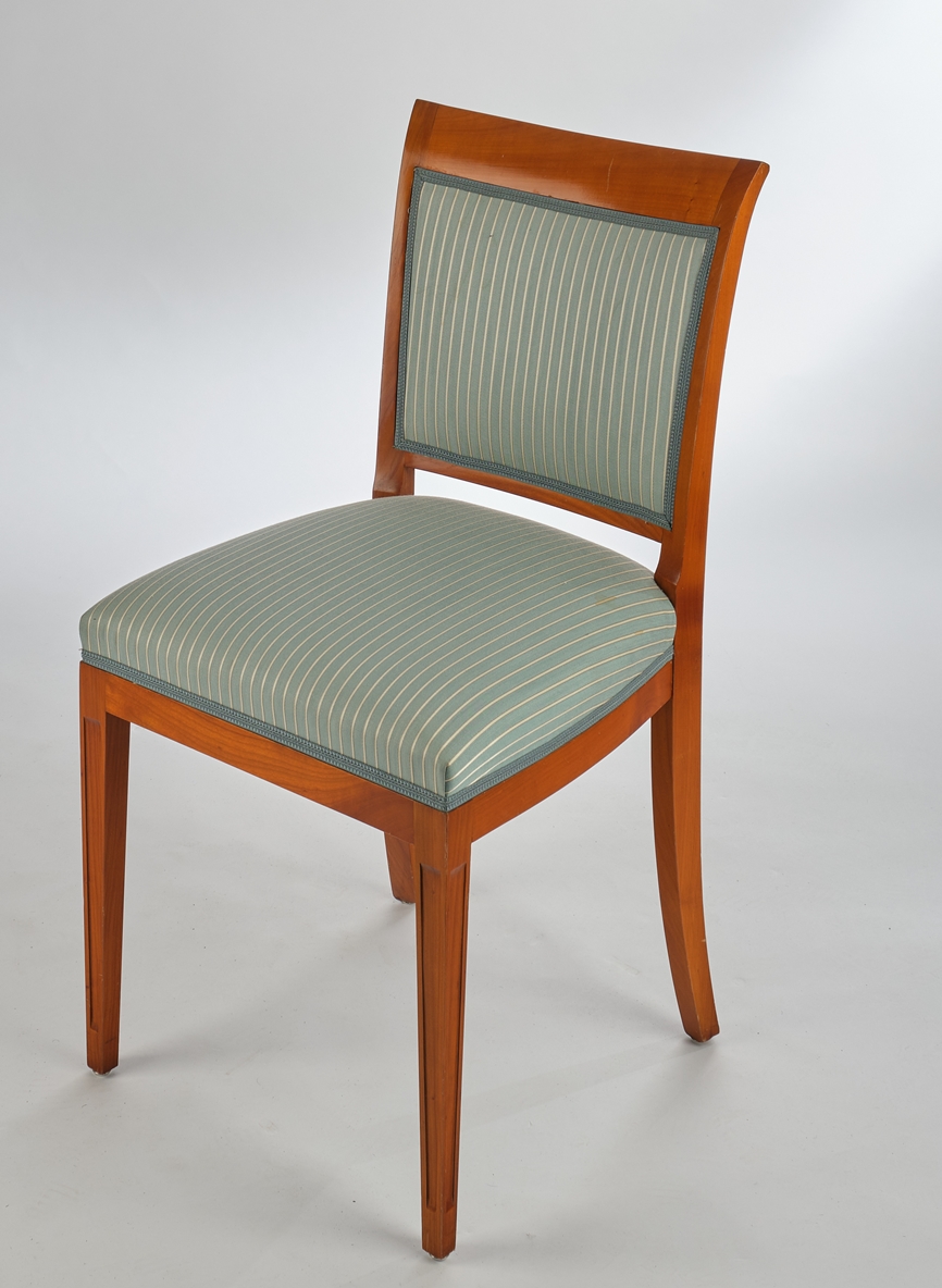Satz von 6 Stühlen im Biedermeier-Stil, 2. H. 20. Jh., Kirschbaum, Sitze und Rückenlehnen mit hellb - Image 2 of 3