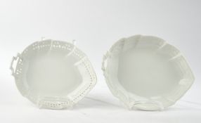 2 Blattschalen, KPM Berlin, Weißporzellan, 1x Kurland, 1x à jour gearbeitet, 20.5 x 16.5 cm, 23 x 1