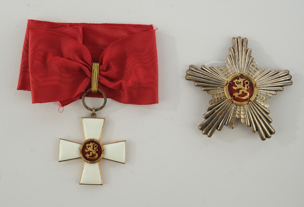 Komtur 1. Klasse mit Stern des Orden des Löwen von Finnland, Komturkreuz Silber vergoldet und weiß - Image 2 of 4