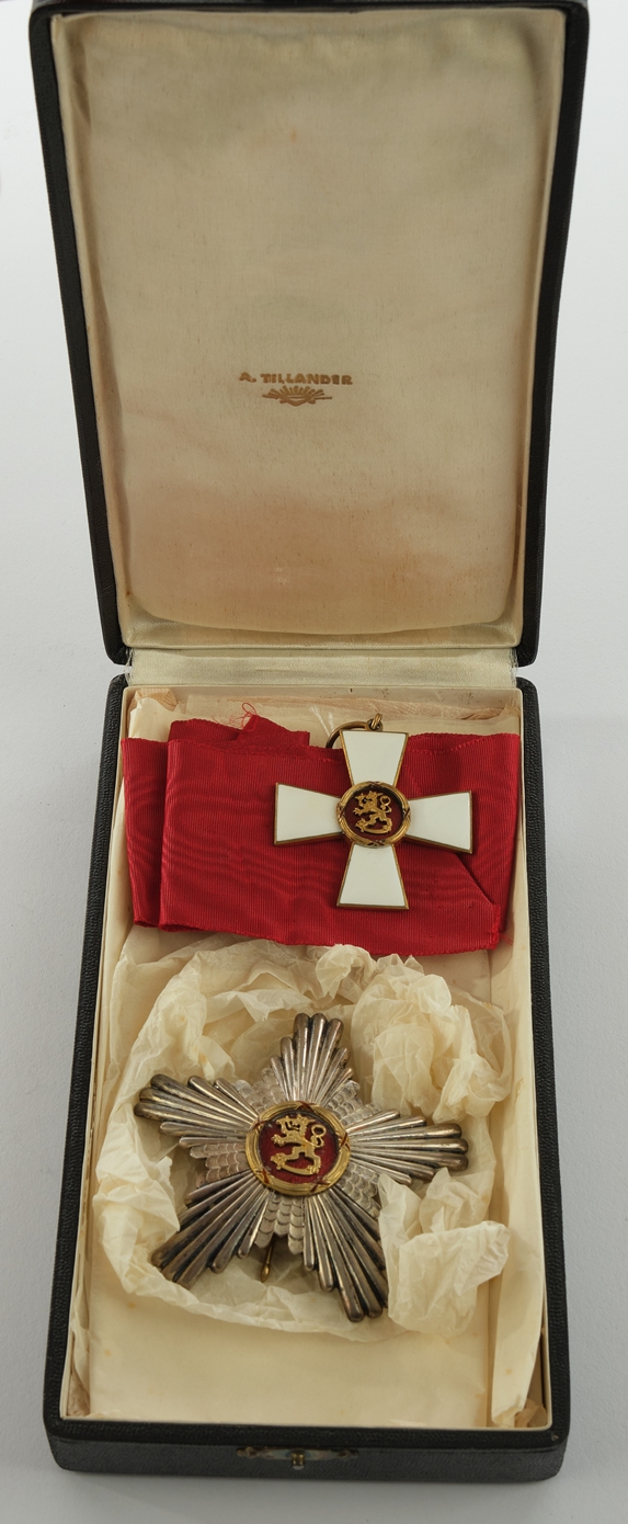 Komtur 1. Klasse mit Stern des Orden des Löwen von Finnland, Komturkreuz Silber vergoldet und weiß