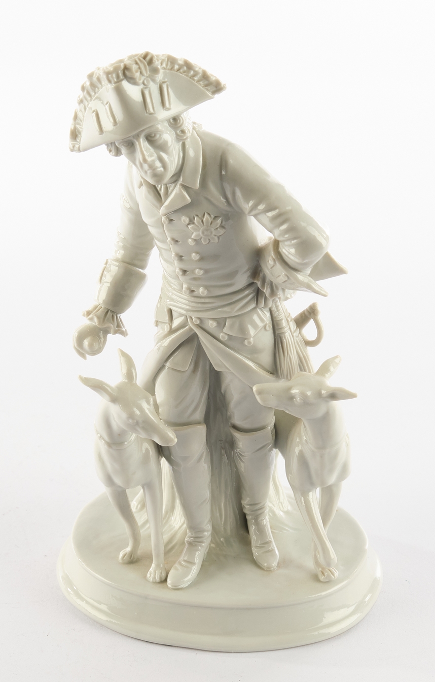 Porzellanfigur, "Friedrich der Große mit zwei Windspielen", Sitzendorf, Weißporzellan, 23 cm hoch,