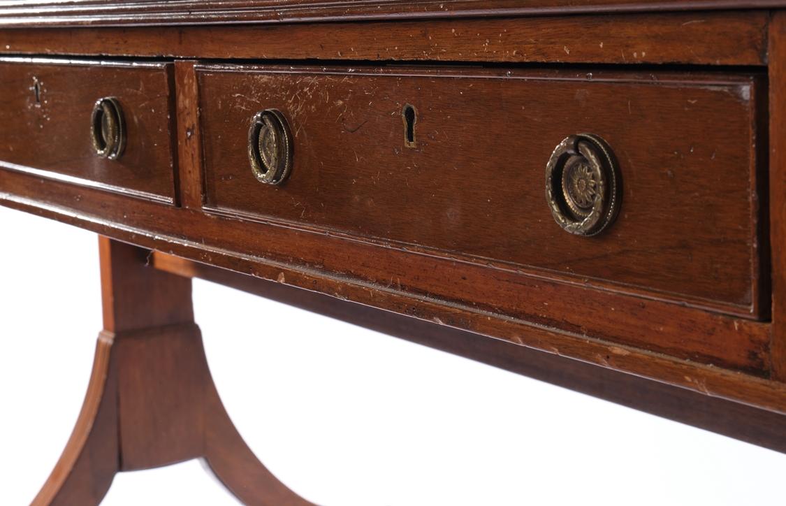 Partners Desk, England, Regency-Stil, um 1930, Mahagoni, Platte mit goldgeprägter Lederauflage sowi - Image 4 of 6