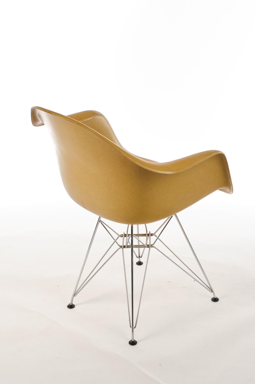 DAR Eames Plastic Armchair, Entwurf um 1950, Charles & Ray Eames (1907 - 1978 und 1912 - 1988), Aus - Image 2 of 2