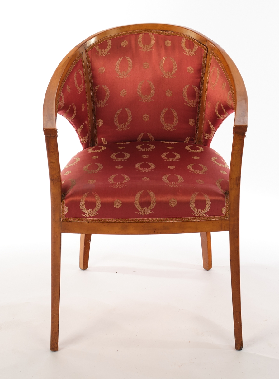 Fauteuil, Biedermeier, 1. Drittel 19. Jh., Obstbaum, konische Beine, roter Polsterbezug, H. 79 cm