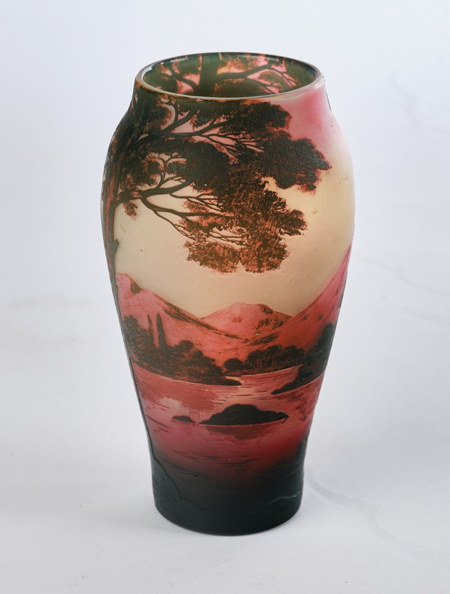 Vase, "Seelandschaft", Cristallerie de Pantin, um 1910, Glas mit farbigem Überfangdekor, Balusterfo - Bild 2 aus 3