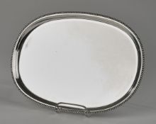 Tablett, Silber 835, Wilkens, oval, Kordelrand, 32 x 23 cm, ca. 486 g, Gebrauchsspuren