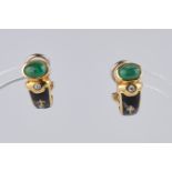 Paar Fabergé Ohrringe, GG 750, mit je einem ovalen Smaragd-Cabochon zus. ca. 2.30 ct., sowie einem