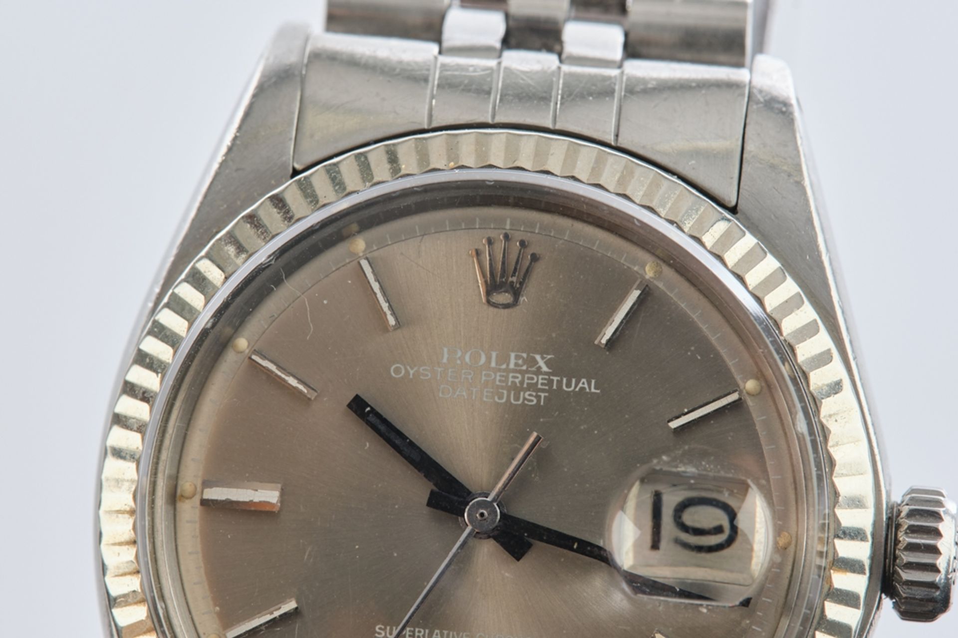 Herrenarmbanduhr, Rolex Oyster Perpetual Datejust, Schweiz, 1977, Automatik, Ref. 1601, Stahl, silb - Bild 7 aus 11