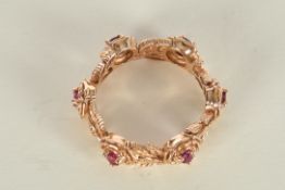 Ring, RG 585, 6 Rubine, plastisches Rosendekor mit in den Blüten gefassten Rubinen, gesamt 5.6 g, R