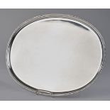 Platte, Silber 925, Wilhelm Binder, oval, glatter Spiegel, gekerbter Rand, 45 x 34.5 cm, ca. 1.270