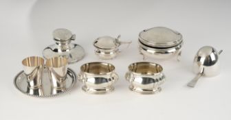 Konvolut, 9 Teile, Silber 800/835/925, verschieden: Untersetzer, 2 Gewürzschälchenhalter (Gläser fe