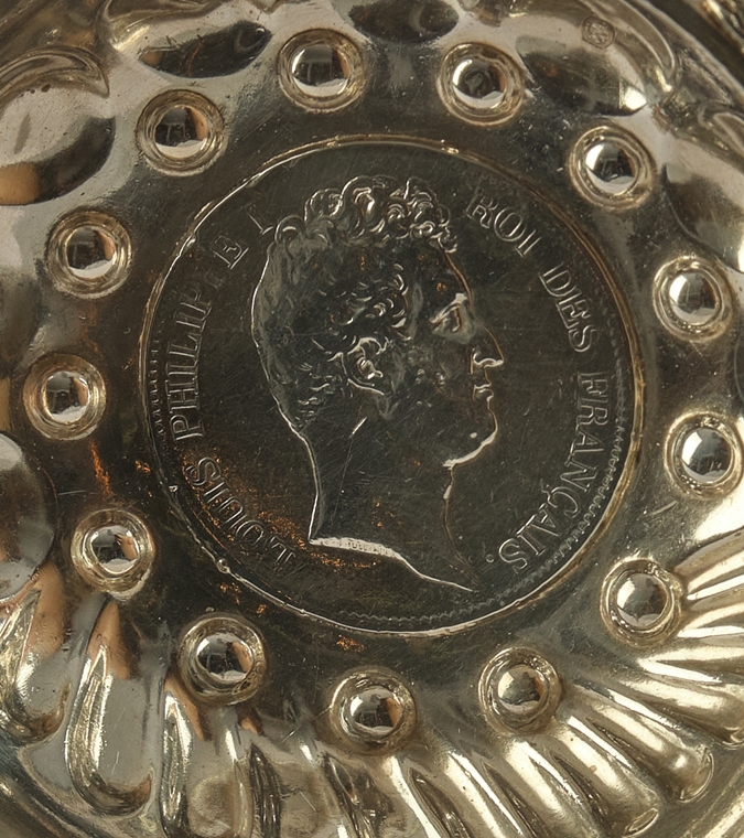Probierschale, Silber 800, Frankreich, 19. Jh., mit eingelassener Münze Louis Phillippe Roi von 183 - Image 2 of 3