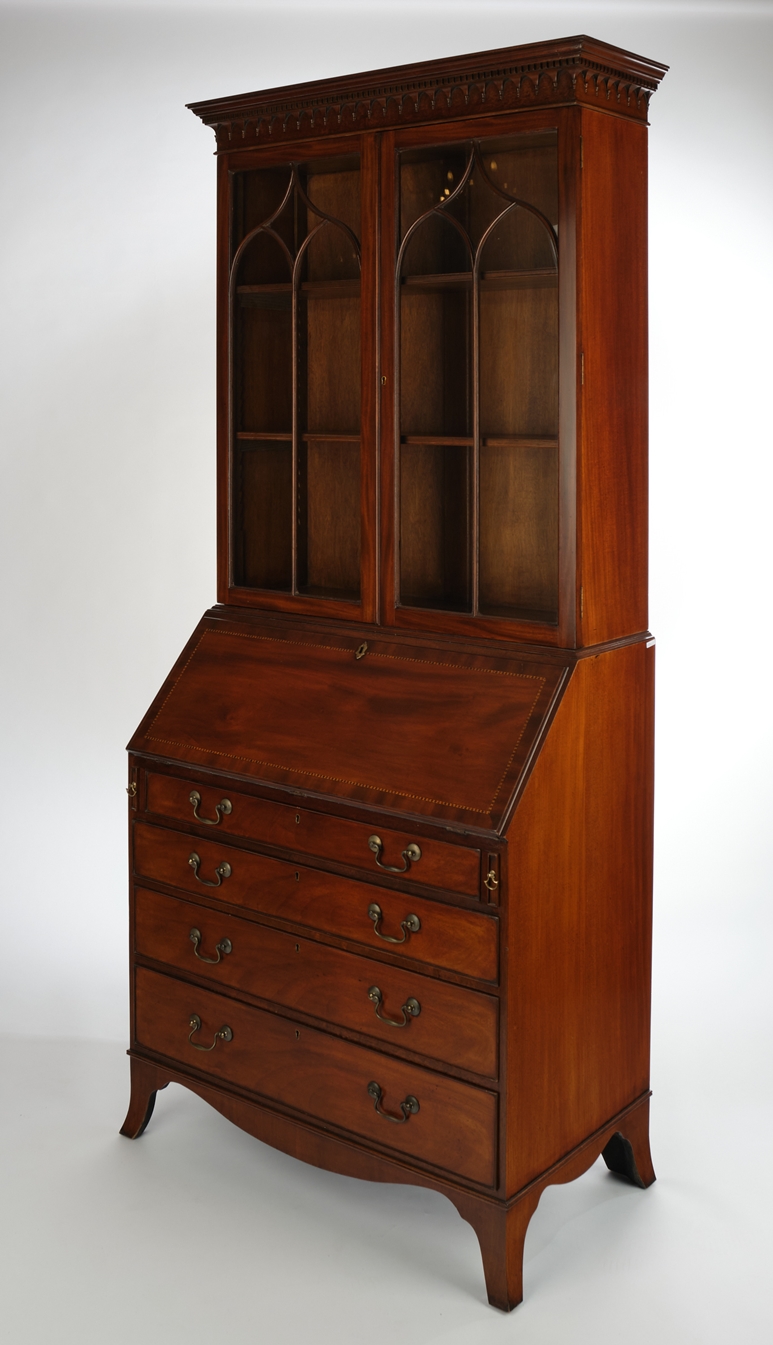 Sekretär / Secretaire Bookcase, Sheraton-Stil, England, 20. Jh., Mahagoni, vierschübiges Pult mit s