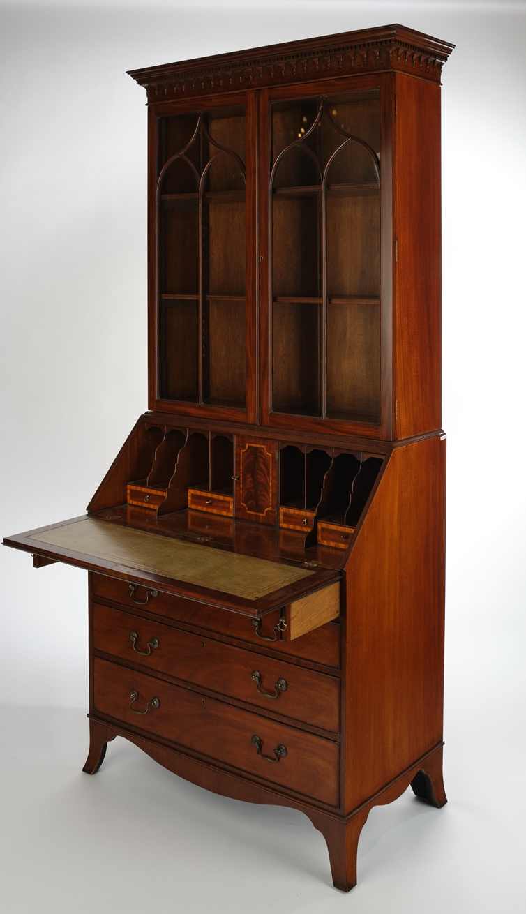 Sekretär / Secretaire Bookcase, Sheraton-Stil, England, 20. Jh., Mahagoni, vierschübiges Pult mit s - Image 3 of 6