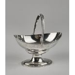 Henkelschale, Silber 925, London, 1812, oval, mit Standfuß und beweglichem Bügelhenkel, Zierbordüre