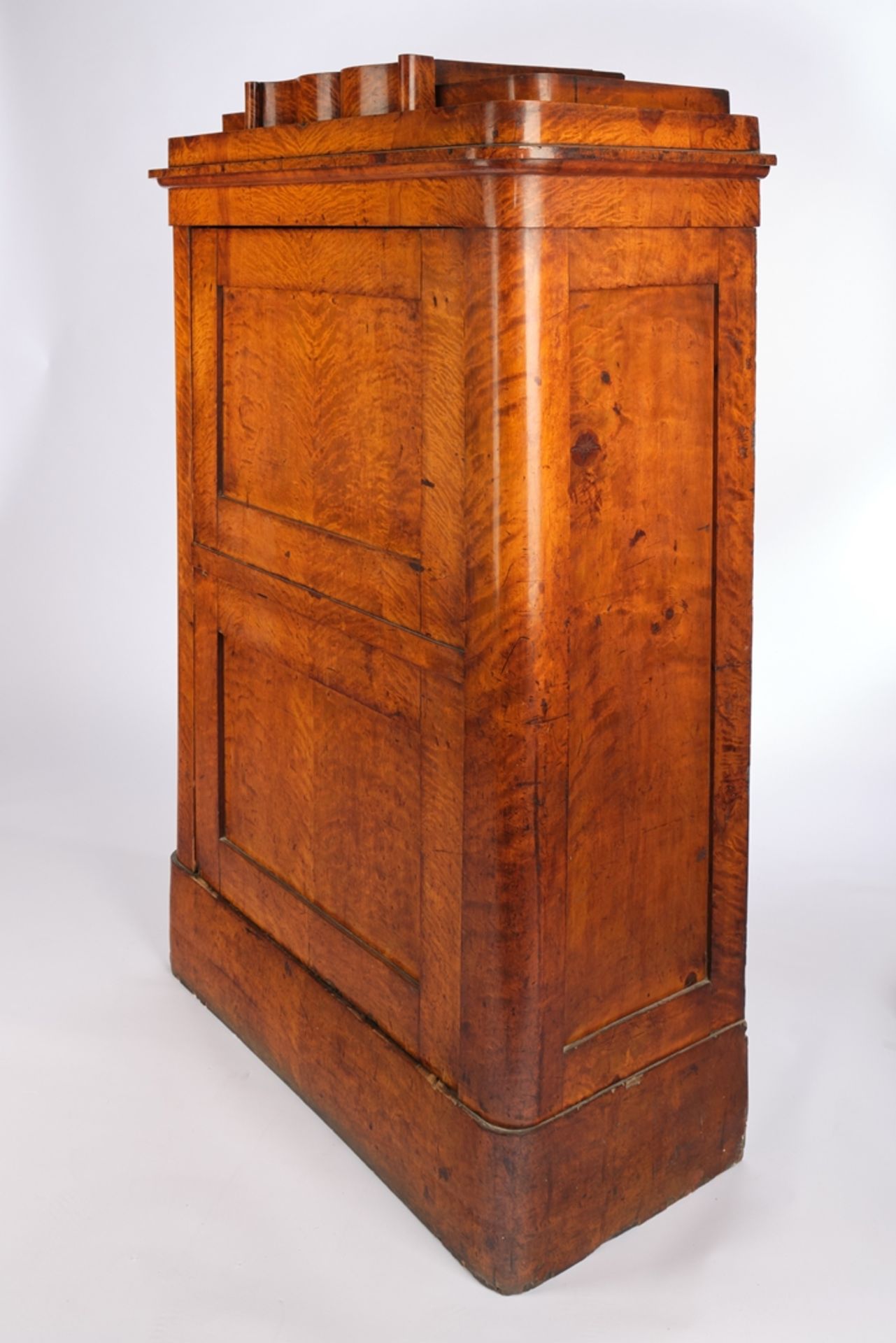 Wäscheschrank / "Blender", Biedermeier, Berlin / Brandenburg, 1. Drittel 19. Jh., Birke geflammt fu