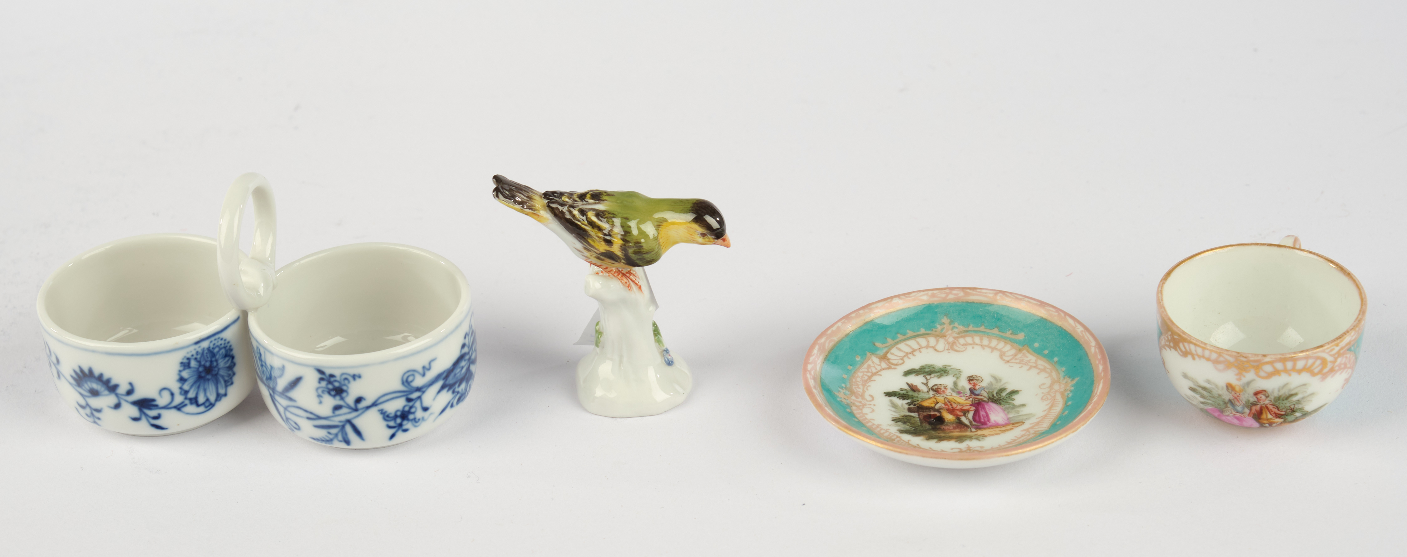 Miniaturtasse mit Untertasse, Meissen, Schwertermarke, 1850-1924, 1. Wahl, galantes Paar in Reserve