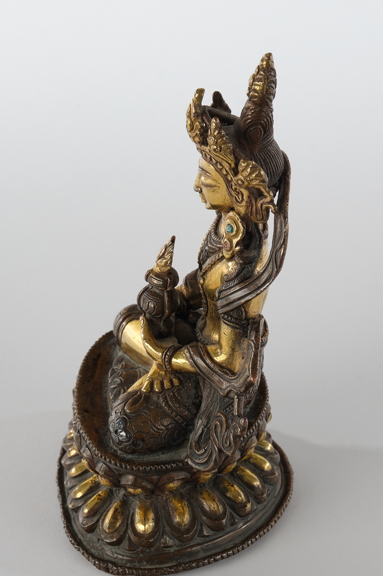 Buddha Amitayus, Tibet/Nepal, 2. Hälfte 20. Jh., Kupferbronze, partiell vergoldet, Glassteinbesatz, - Image 4 of 4
