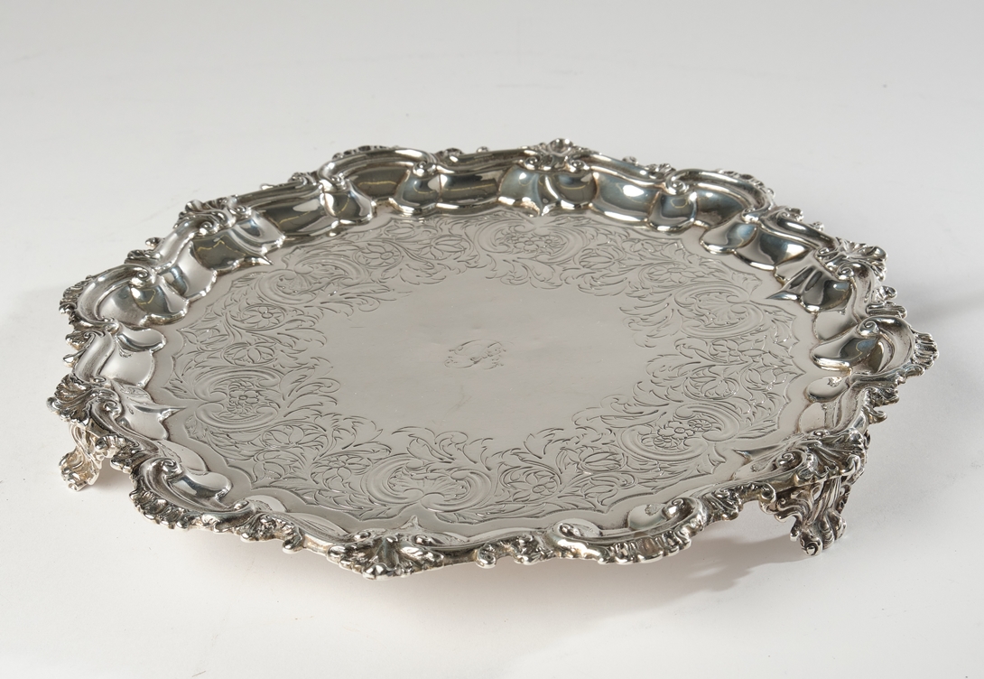 Tablett, Silber 925, London, 1835, William Ker Reid, Spiegel mit floralem Rankenwerk und Monogramm,