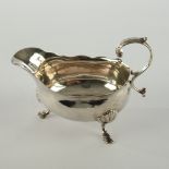 Saucière, Silber 925, London, 1762, William Bagnall, passiger Rand, hochgezogener C-Henkel, auf dre