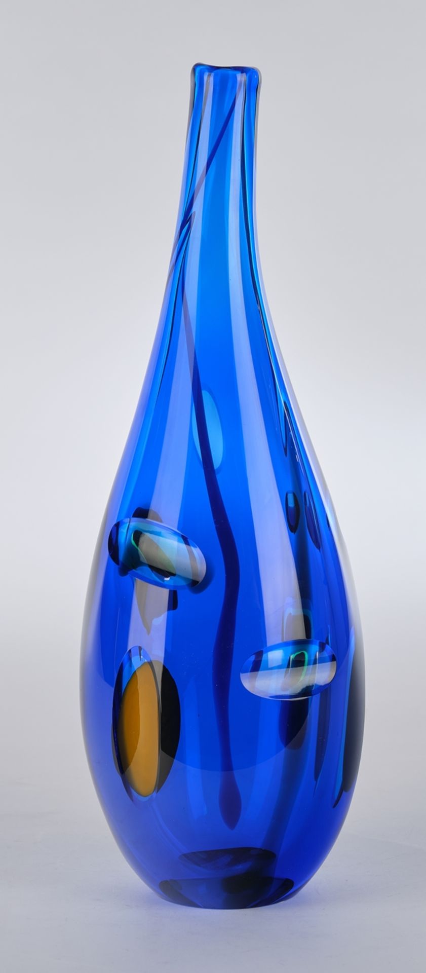 Sahlin, Gunnel, Kosta Boda, "Oriente III", Flaschenvase, Studioglas, limitierte Auflage, blau, eing