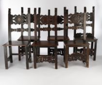 6 Stühle im Stil der Renaissance, Italien, wohl 17. Jh., Nussbaum massiv geschnitzt, H. 110.5 - 117