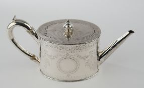 Teekanne, Silber 925, London, 1871, Goldsmiths Alliance Ltd, oval, verziert mit Blumengehängen und 