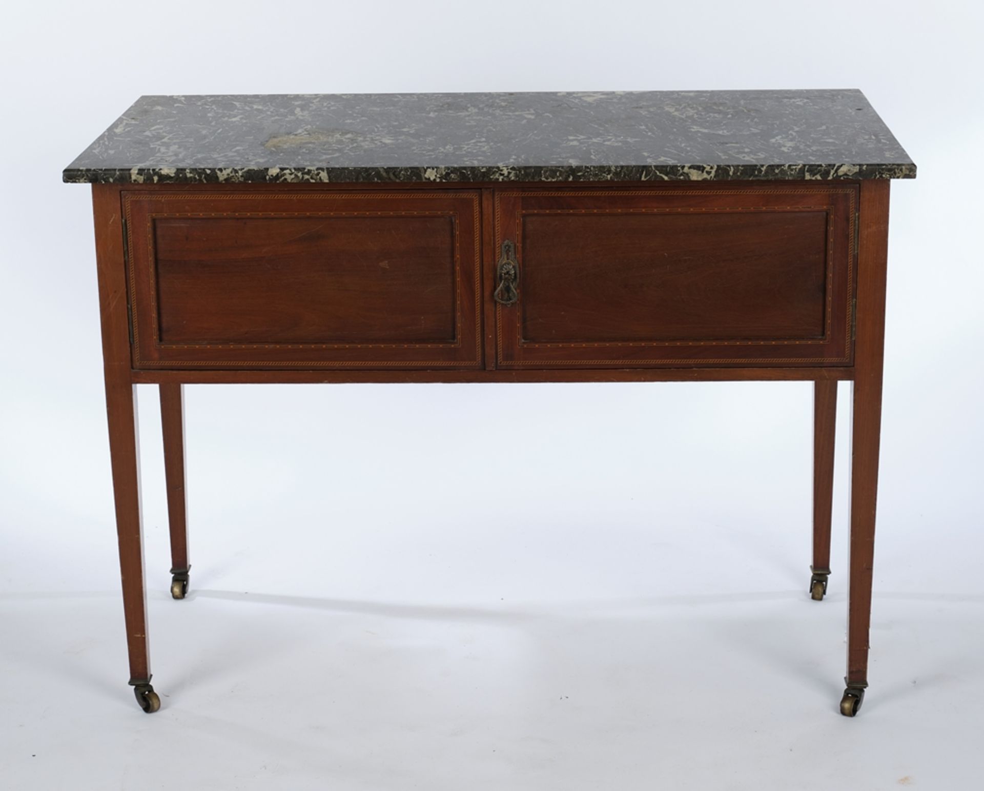 Englische Anrichte / Sideboard, wohl 1. Hälfte 20. Jh., Mahagoni, zweitüriger Korpus mit grau-gemas