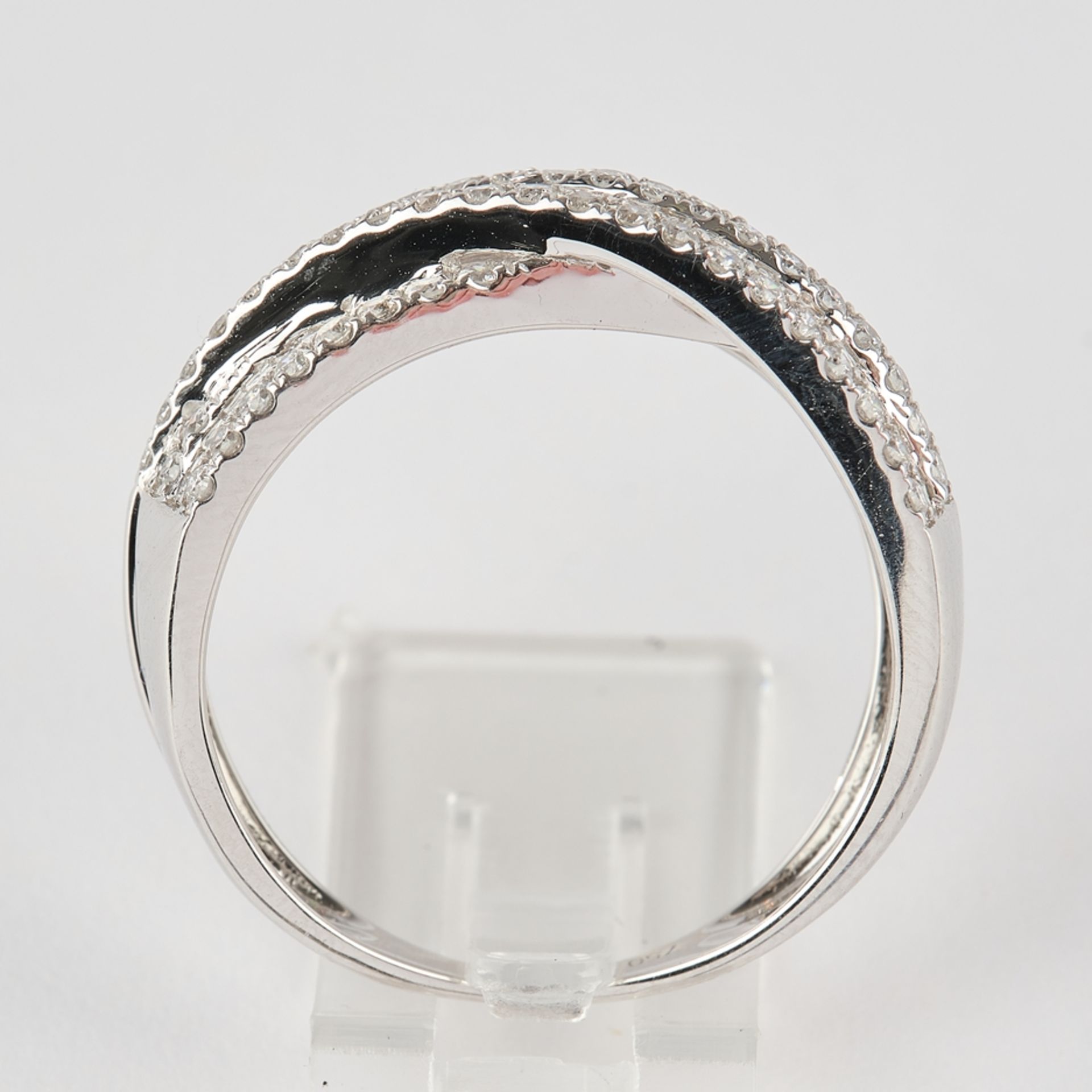 Crossover-Ring, WG 750, Diamanten und Brillanten zus. ca. 0.83 ct., RM 16 - Bild 3 aus 3