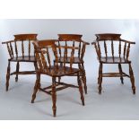 Satz von 4 Windsor Chairs, 19. Jh., Rüster, H. 81 cm, Gebrauchsspuren