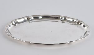 Vorlegeplatte, Silber 830, Wilkens, oval, passig-geschweift, 27 x 20.8 cm, ca. 265 g, etwas gedellt