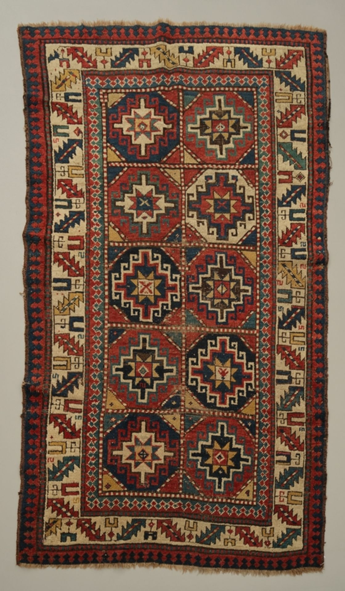 Moghan, Kaukasus, um 1870/80, ca. 1.95 x 1.05 m, rundum minimal verkürzt, kleine ältere Reparaturen