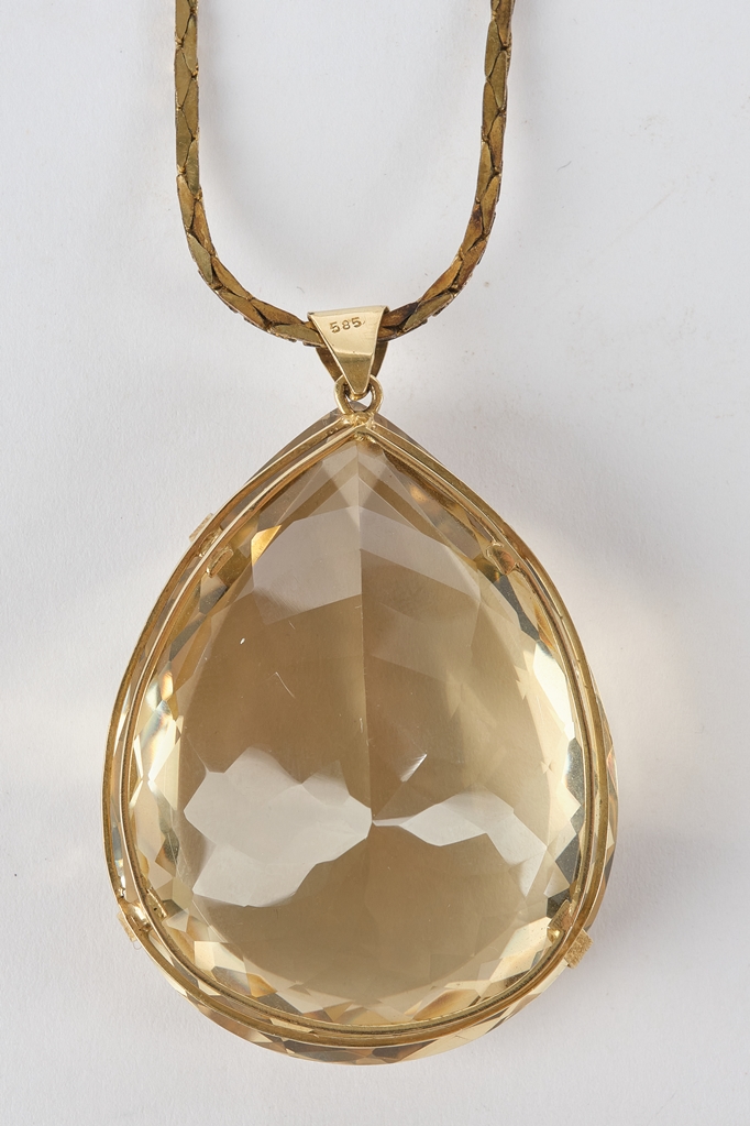 Anhänger, großer Lemon-Citrin ca. 290 ct., Fassung GG 585, 56 x 43 x 25 mm,