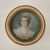 Dose mit Miniaturporträt, "Dame", Frankreich, um 1880-1900, Elfenbein, Gouache hinter Glas bezeichn