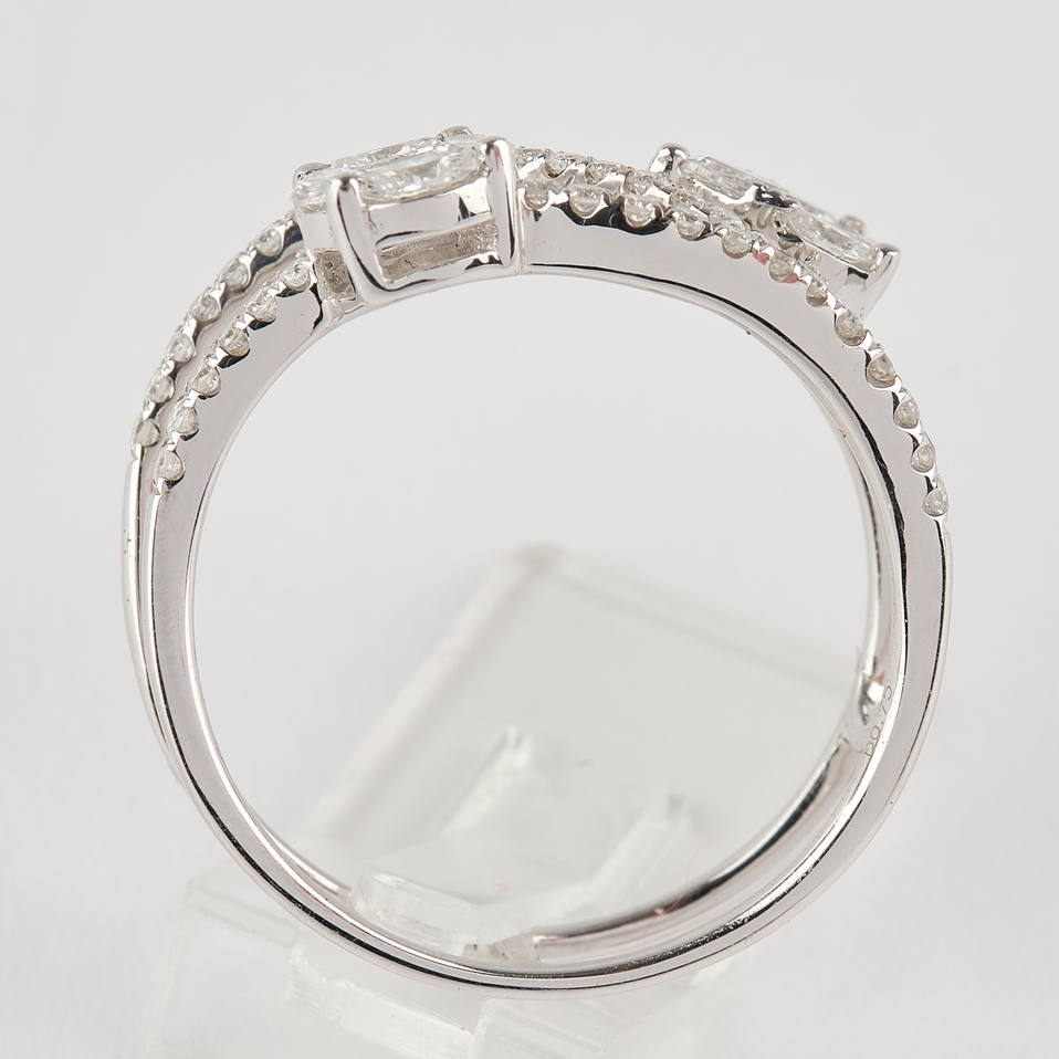 Ring, WG 750, Brillanten und Diamanten zus. ca. 0.77 ct. - Image 3 of 3