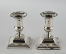 Paar Kerzenleuchter, Silber 925, Sheffield, 1907, Alexander Clark, einflammige Tülle auf getrepptem