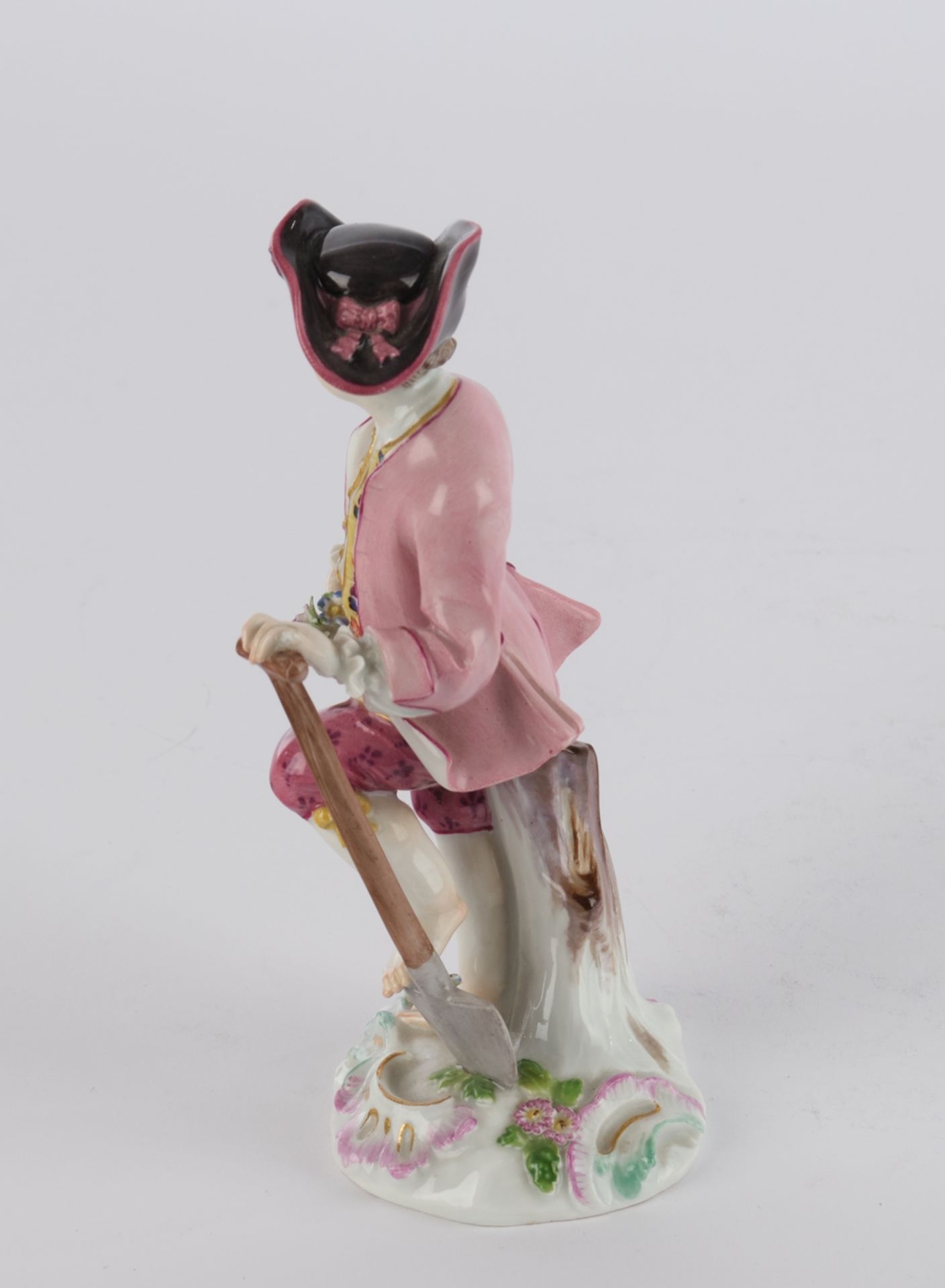 Porzellanfigur, "Gärtnerkind mit Spaten und Blumen", Meissen, Schwertermarke, 1. Wahl, Modellnummer - Bild 4 aus 4