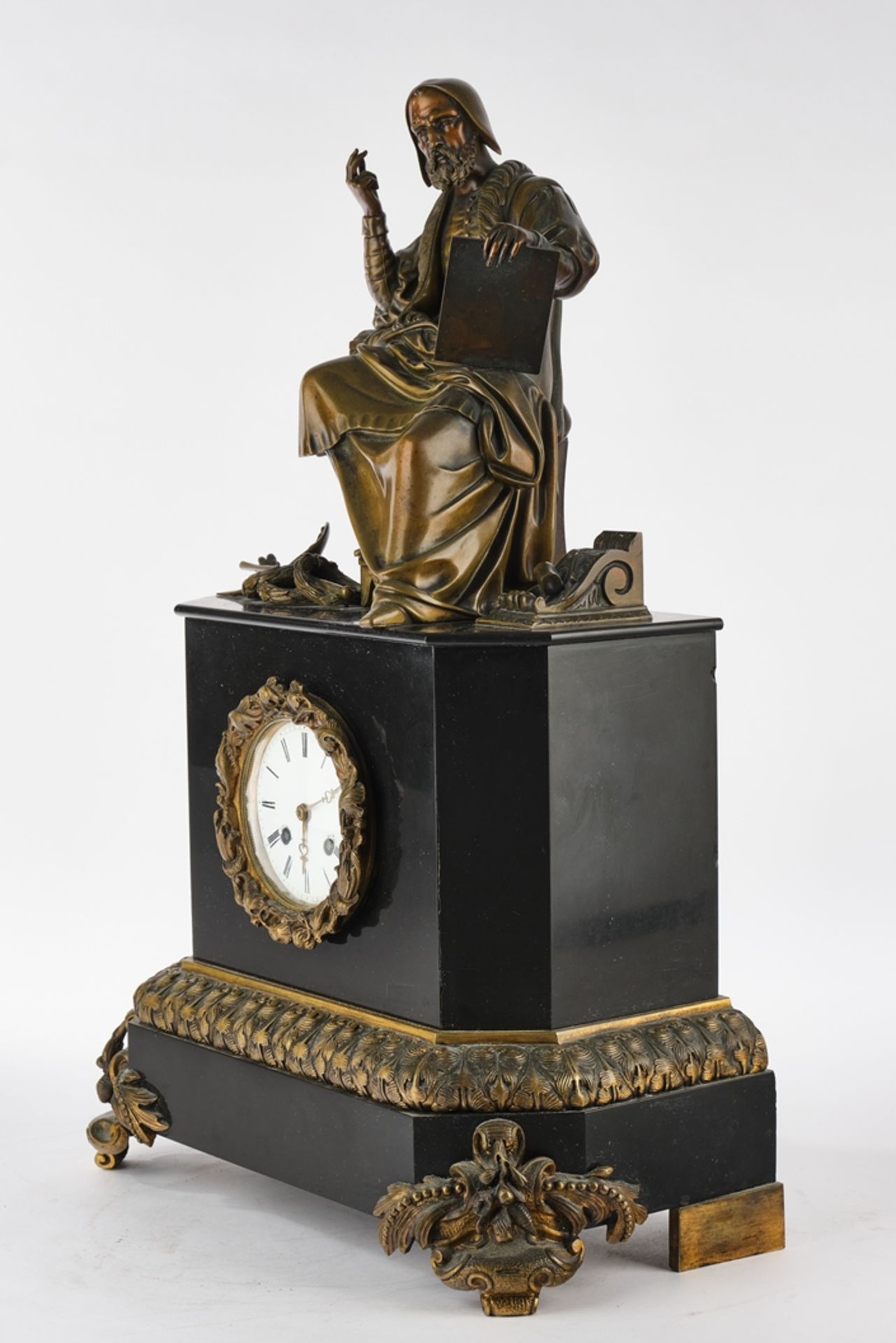 Figurenuhr, "Michelangelo", Frankreich, um 1860, schwarzer Marmor, Bronze, weißes Emailzifferblatt, - Image 2 of 6