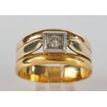 Ring, tricolor, WG/GG/RG 750, nicht gestempelt, 1 zentraler Brillant ca. 0.08 ct., 6.8 g, RM 21