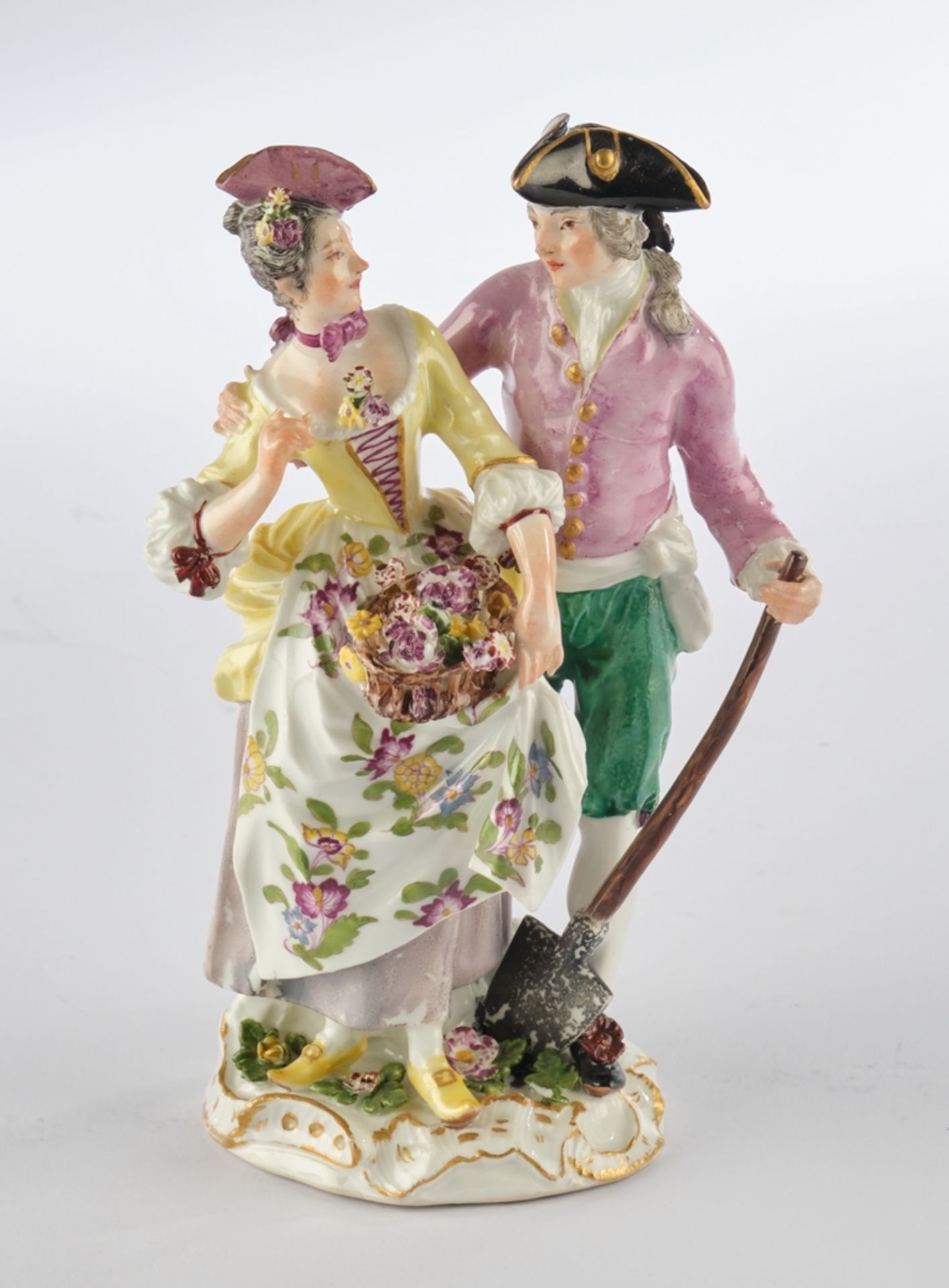 Porzellangruppe, "Gärtnerpaar", Meissen, Schwertermarke, Ende 18. Jh., polychrom und goldstaffiert,