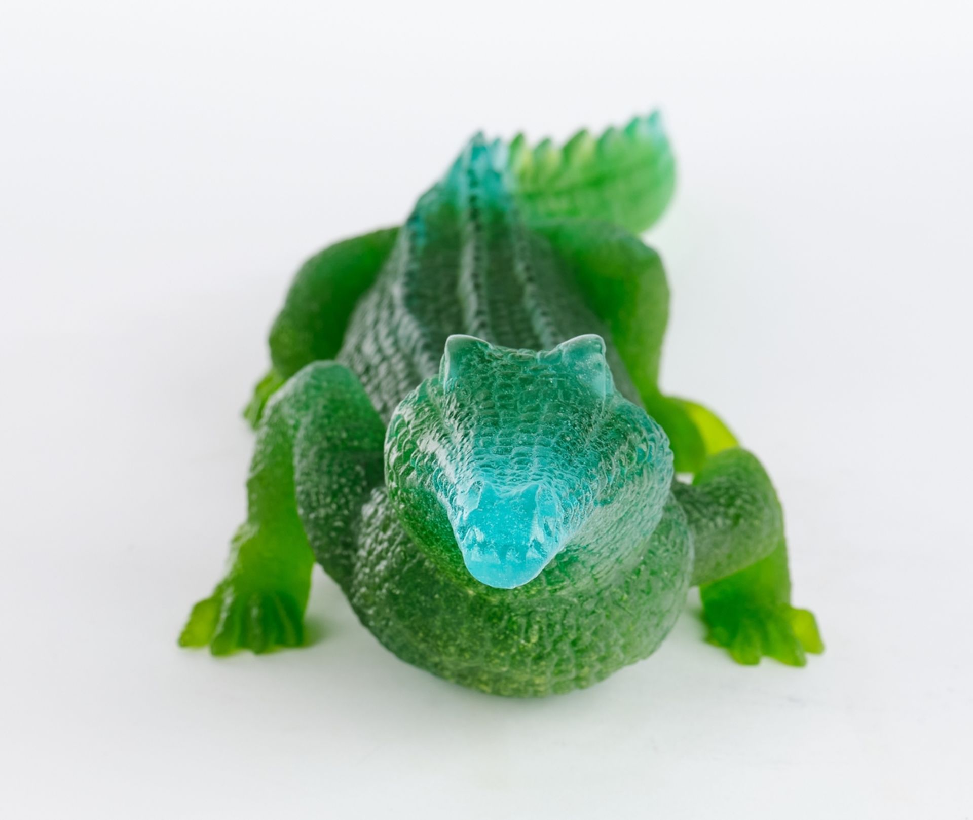 Daum, "Alligator", Glasfigur, Pâte de verre, grün, umseitig bezeichnet Daum France, 10 cm hoch, 51. - Bild 3 aus 6