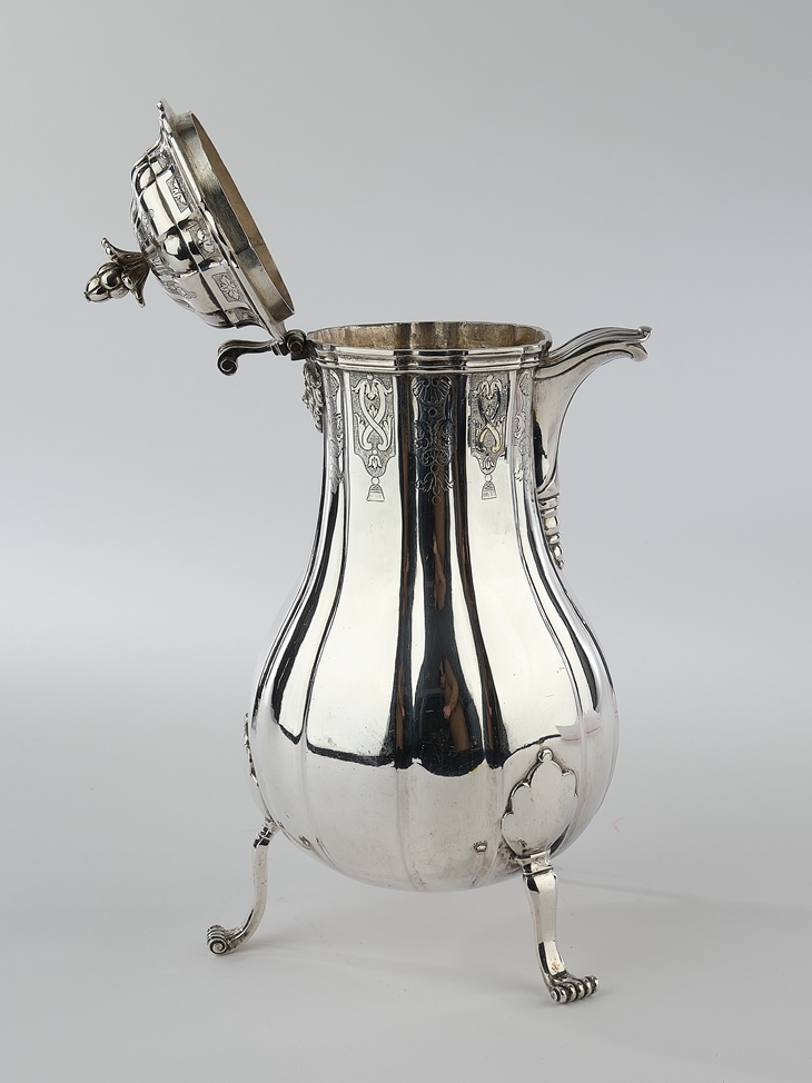 Kaffeekanne, Silber, Frankreich, 18. Jh., Meistermarke ITB, birnförmiger Korpus mit vertikalen Züge - Image 2 of 4