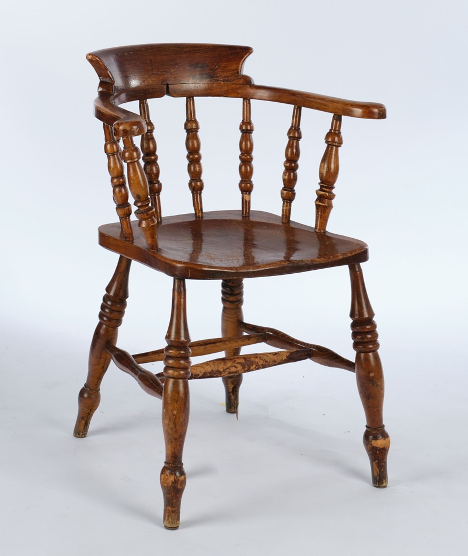 Satz von 4 Windsor Chairs, 19. Jh., Rüster, H. 81 cm, Gebrauchsspuren - Bild 2 aus 3
