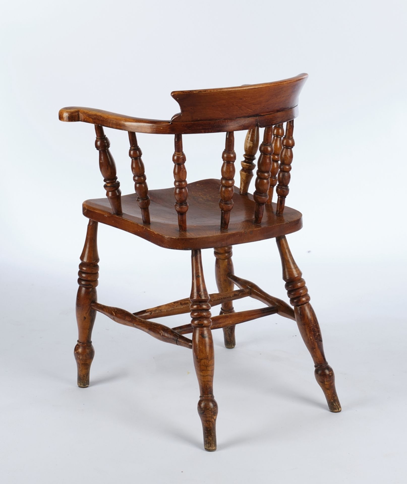 Satz von 4 Windsor Chairs, 19. Jh., Rüster, H. 81 cm, Gebrauchsspuren - Bild 3 aus 3