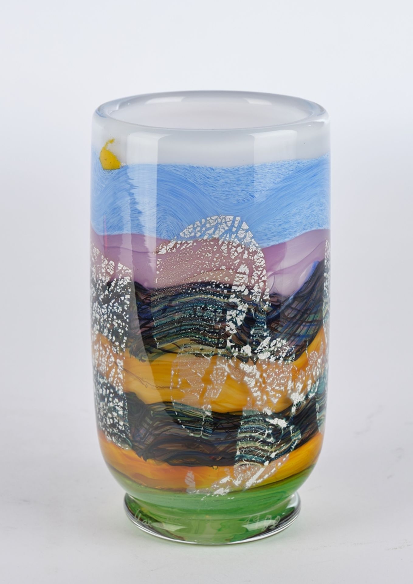 Kreuzer, Max, Vase, Studioglas, Unikat, umlaufender Schichtdekor mit farbiger Landschaft und Silber - Bild 2 aus 3