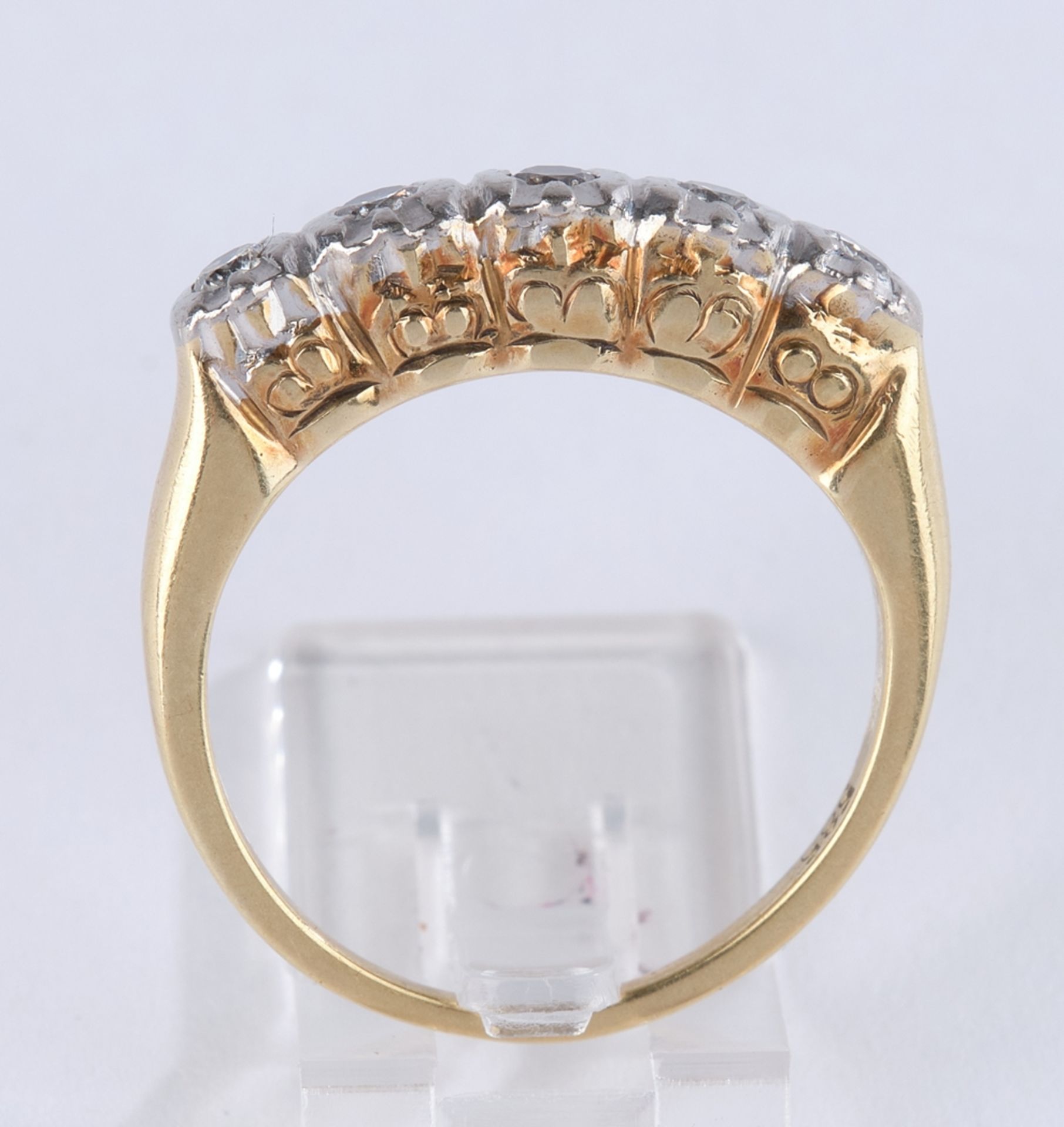 Ring, GG 585, Brückenring mit 5 kleinen Brillanten, in WG-Fassung, je 0.04 ct., zus. ca. 0.20 ct.,  - Bild 5 aus 5