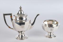 Teekanne, Zuckerschale, Silber 925, facettierte Gefäße auf profiliertem Stand, je Monogramm, abgese