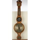 Barometer, England, 19. Jh., Mahagoni, Sprenggiebel, H. ca. 110 cm, Furnier mit Altersspuren